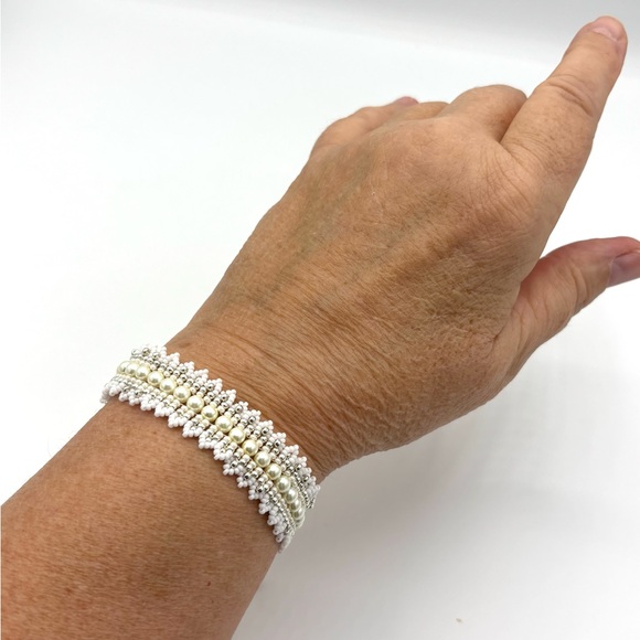 Hand Crafted White Pearl Beaded Lace Bracelet - Picture 3 of 8